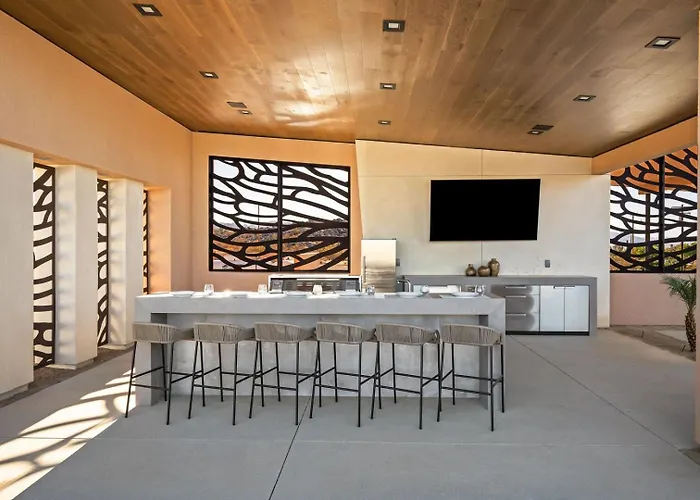 Peak By Fieldtrip - 8 Bedroom Modern Oasis - 2 Pools